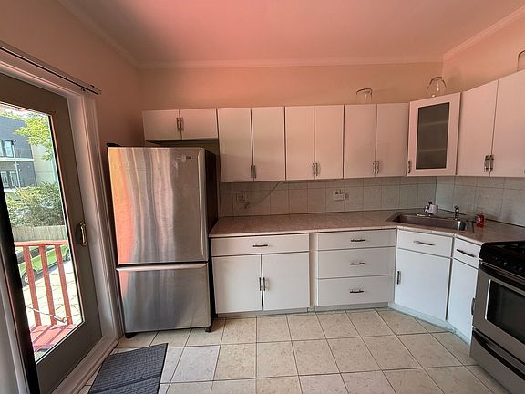 2nd image of 268 Columbia Ave Floor 2