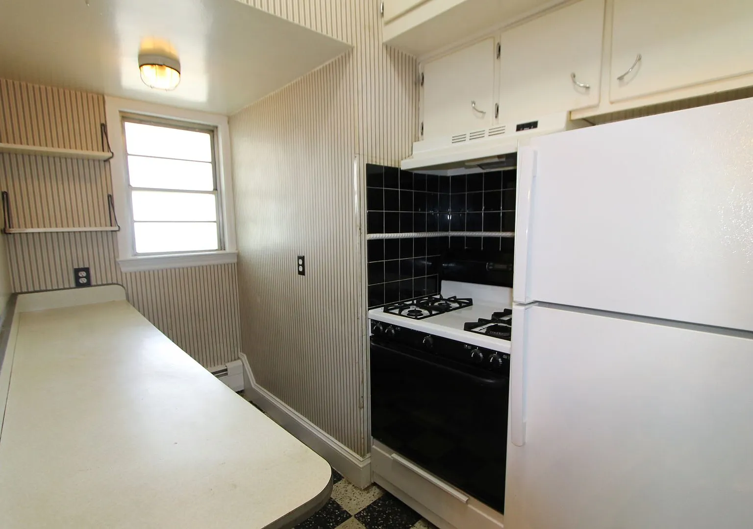 119 East Johnson — Photo 2