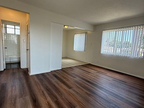 4th image of 923 E Colden Ave APT 3