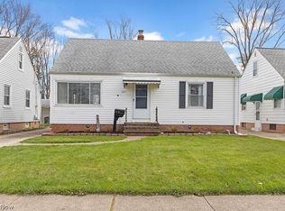 3807 W 210th St, Fairview Park, OH