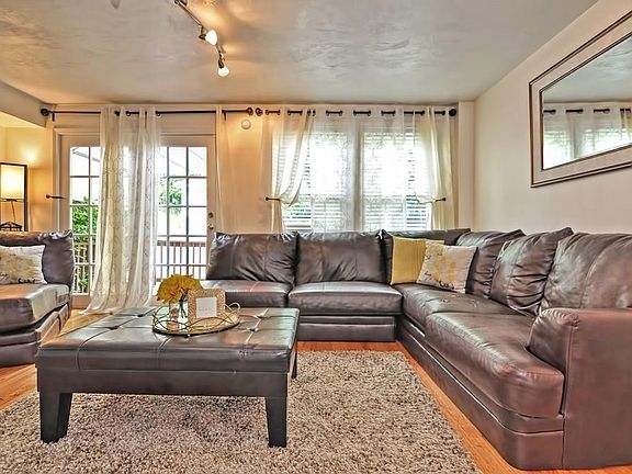 4th image of 10 Sumner St #10