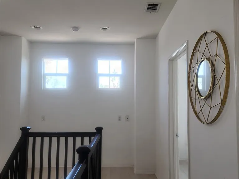 11465 N Oxford Ln — Photo 5