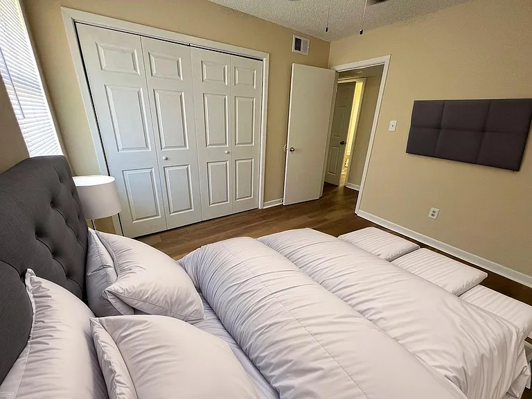 Tiger Den Apartments — Photo 49