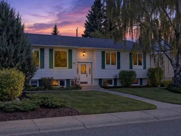 637 W Willowburn Cres SE, Calgary, AB T2J 1M9