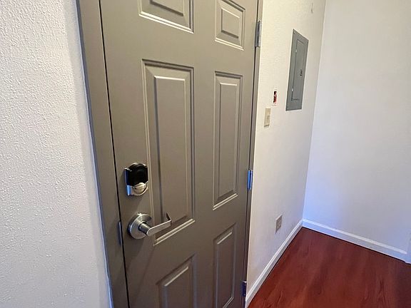 5th image of 252 W Main St #1