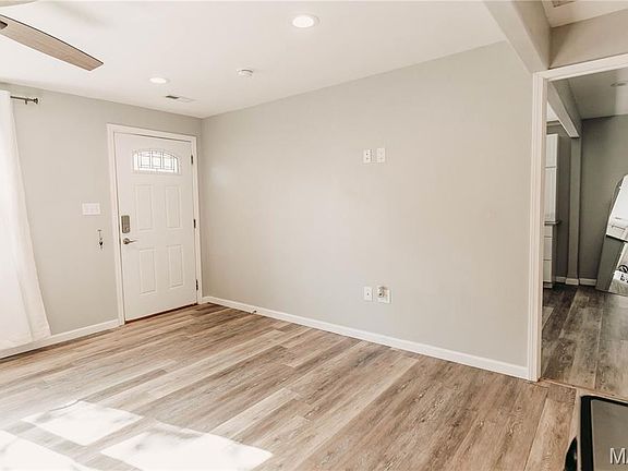 5th image of 106 N Newport Ln