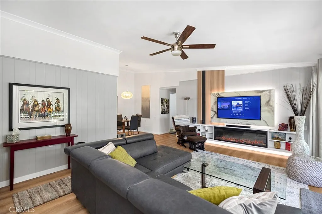 2 bed, 1040 sqft, $2,990 — Photo 4