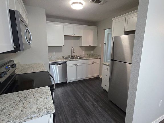5th image of 2211 S Hartford Cv