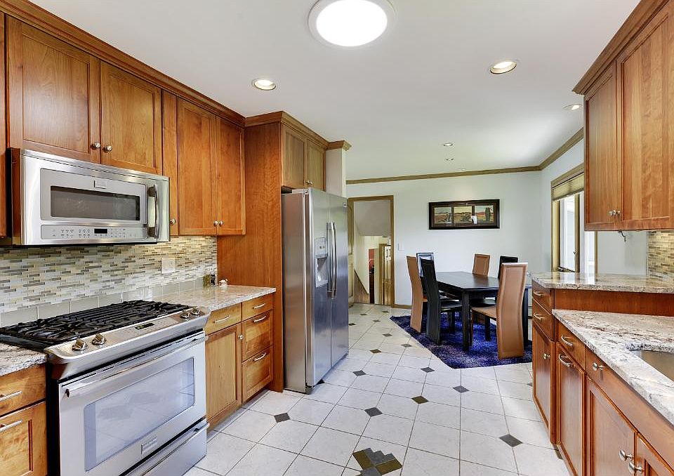 1st image of 1312 Burke Ave W