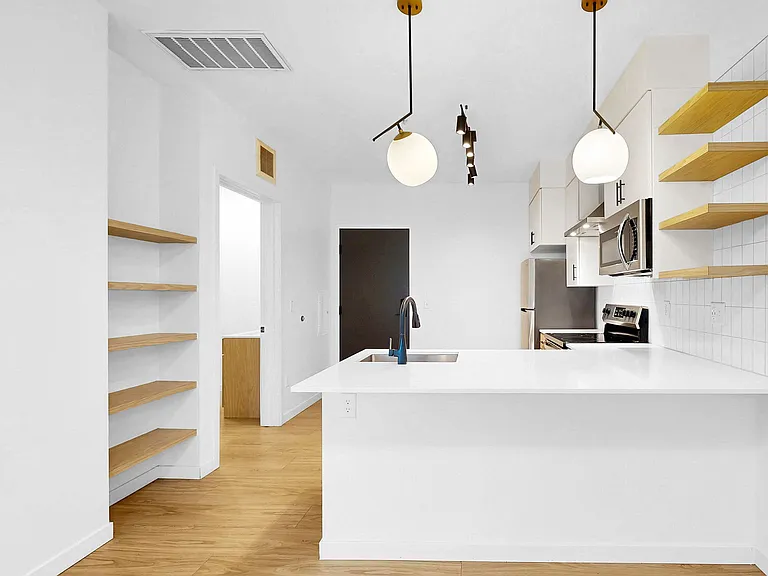 CityLine — Photo 36