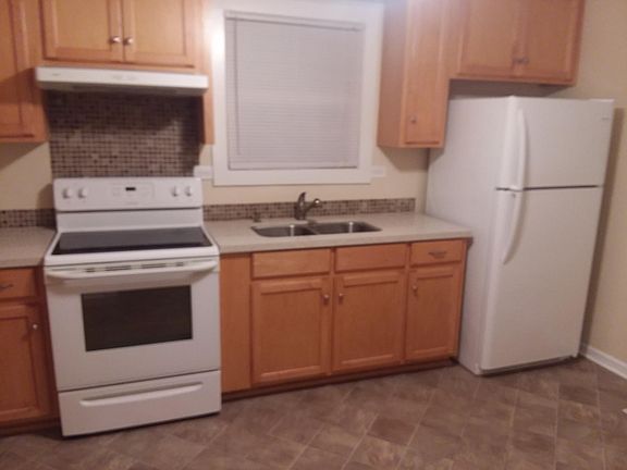2nd image of 2227 Jennings St
