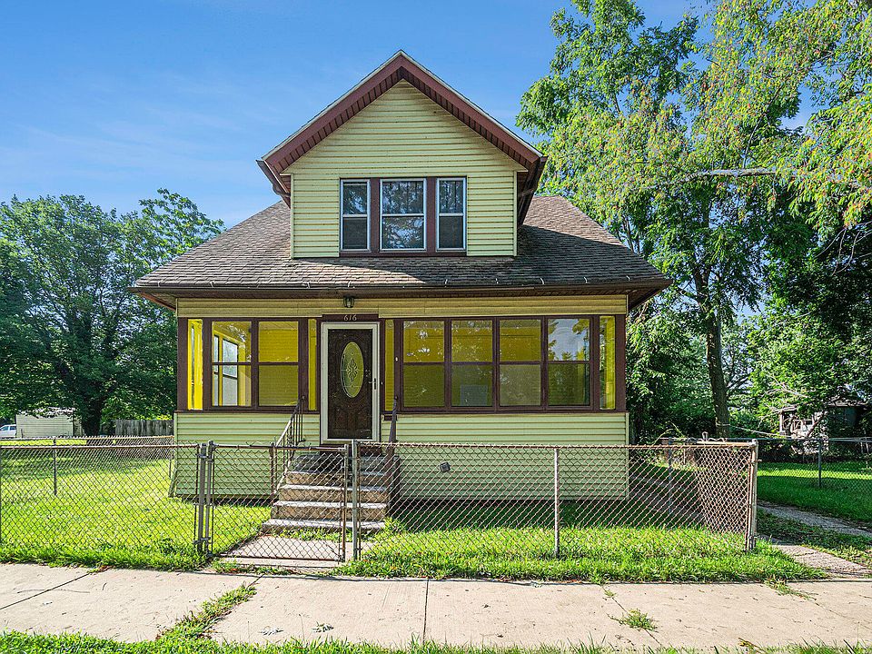 1st image of 616 Thresher Ave