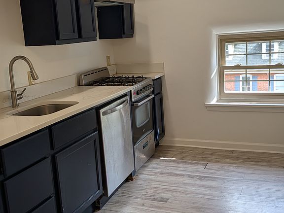 4th image of 330 E Linden St #3
