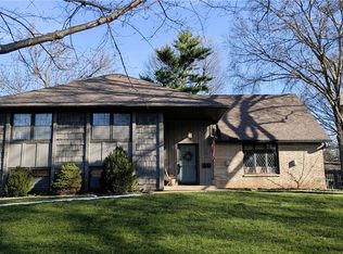4404 W 94th St, Prairie Village, KS 66207