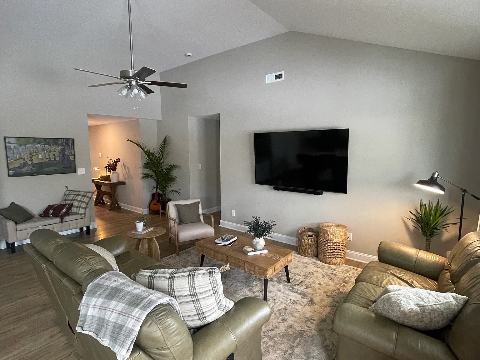 3 bed, 1318 sqft, $2,400 — Photo 4