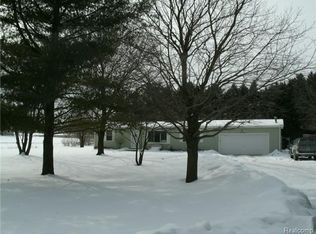 274 S Tipsico Lake Rd, Milford, MI 48380