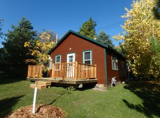 150 Peninsula Rd, Medicine Lake, MN 55441