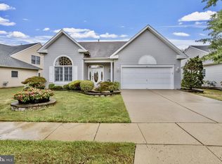 51 Settlers Ln, Columbus, NJ 08022