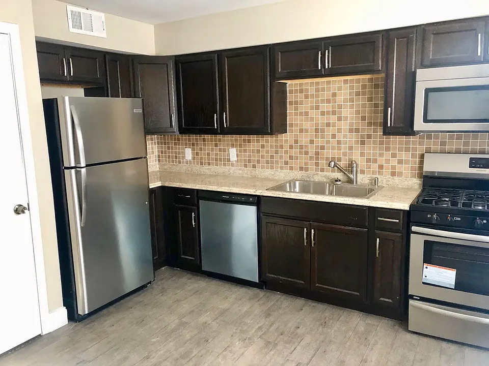 201 Bledsoe St #1