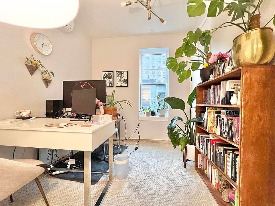 1st image of 978 Kent Ave #2B