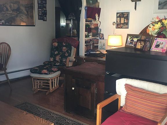 3rd image of 326 Fern Ave