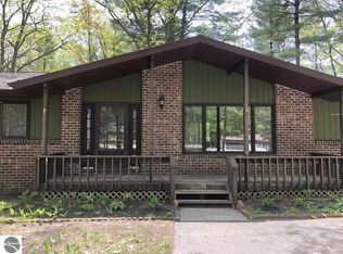 1616 Melody Ln, Interlochen, MI 49643