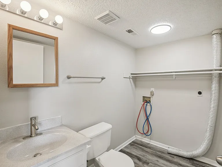 Grand Vue Townhomes — Photo 18
