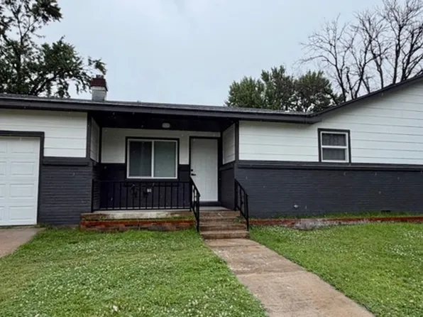 1755 S Greenwood Ave, Wichita, KS 67211