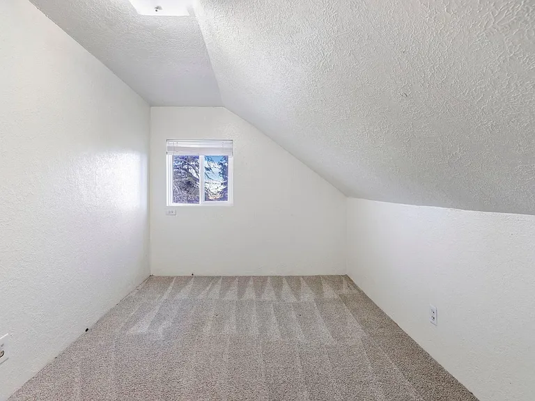 3321 Addison Ave E — Photo 28
