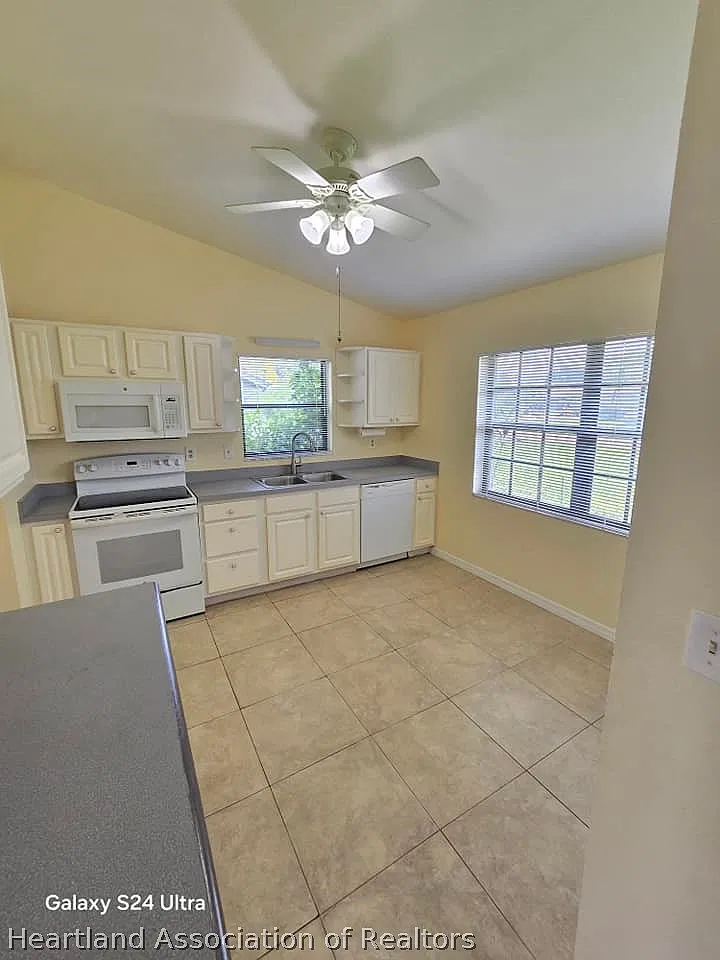 2 bed, 2.0 bath, 1355 sqft, $1,550 — Photo 4