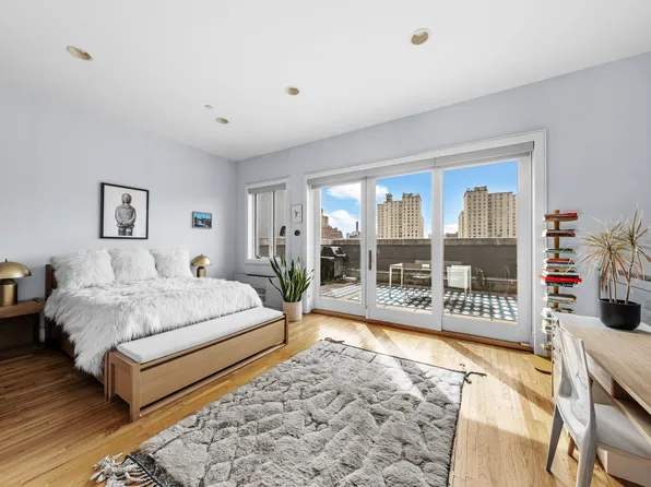 296 East Second Street image 8 of 11