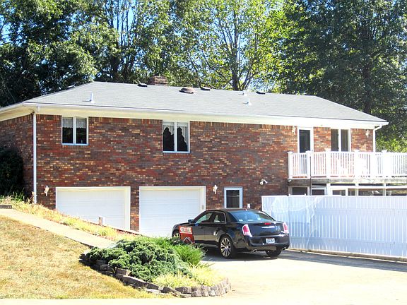 4th image of 205 S Hillcrest Dr