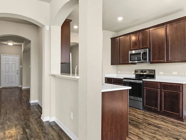 3320 Addison St — Photo 3