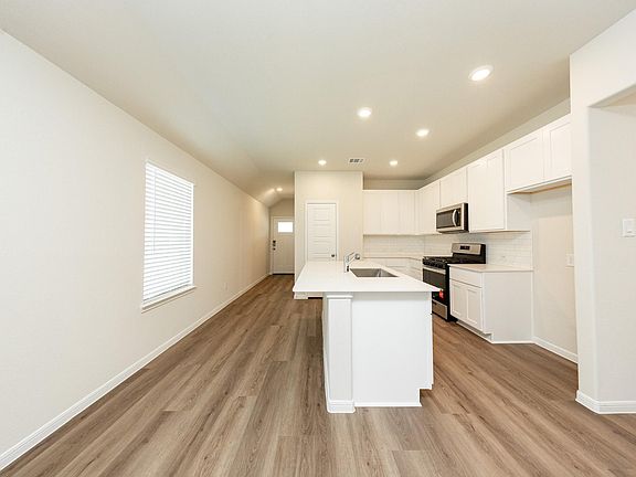 4th image of 2348 Nooksack Dr