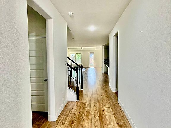 4th image of 3715 Keechi Creek Dr