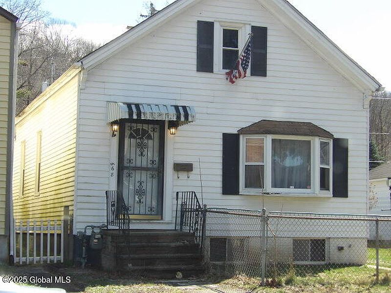 2nd image of 668 6th Avenue