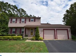 112 Village Cir, Sicklerville, NJ 08081