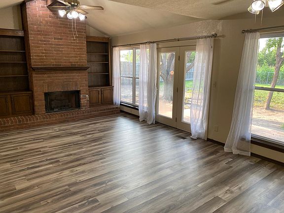 4th image of 4022 Bunker Hill St