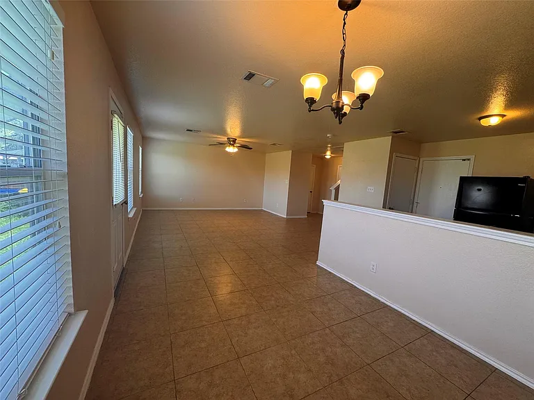 12840 Saint Mary Dr — Photo 7