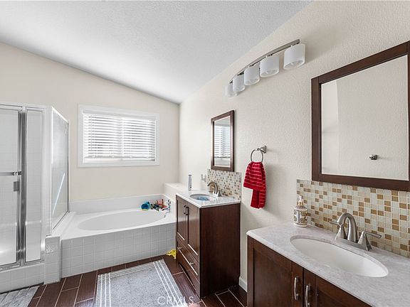 5th image of 36624 Roosevelt Dr