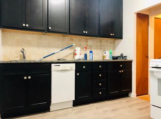 429 W Surf St #B, Chicago, IL 60657