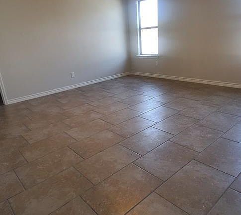 4th image of 3489 Nicole St