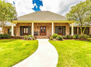 233 Rue De Levert, Raceland, LA 70394