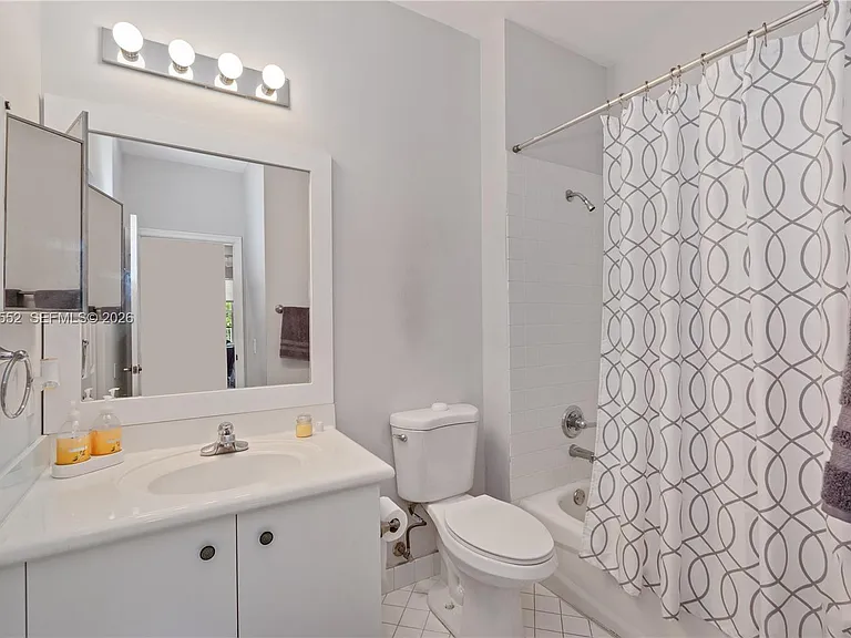 1095 Chenille Cir — Photo 14