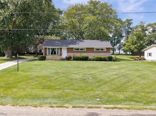 1375 Schrader Rd, North Lawrence, OH 44666