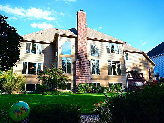 2nd image of 2501 Majestic Oaks Ln