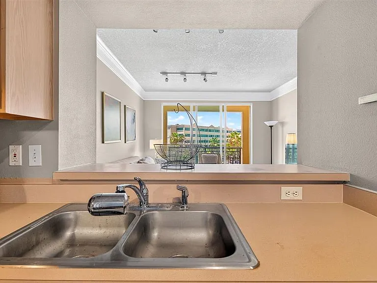 345 Bayshore Blvd #403 — Photo 23