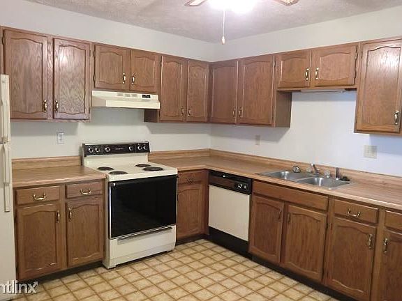 Kitchen (other angle) 10-7-11