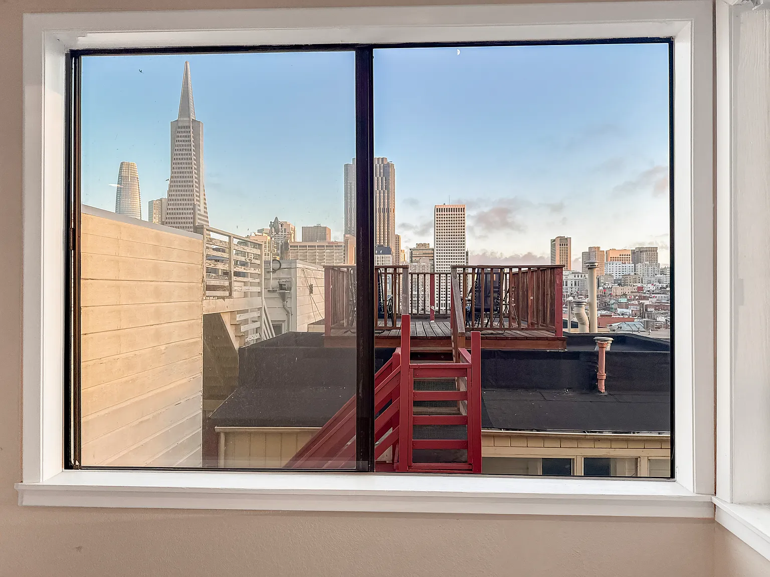 2 bed, 1042 sqft, $5,900 — Photo 2