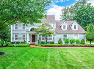 390 Long Pointe Dr, Avon Lake, OH 44012